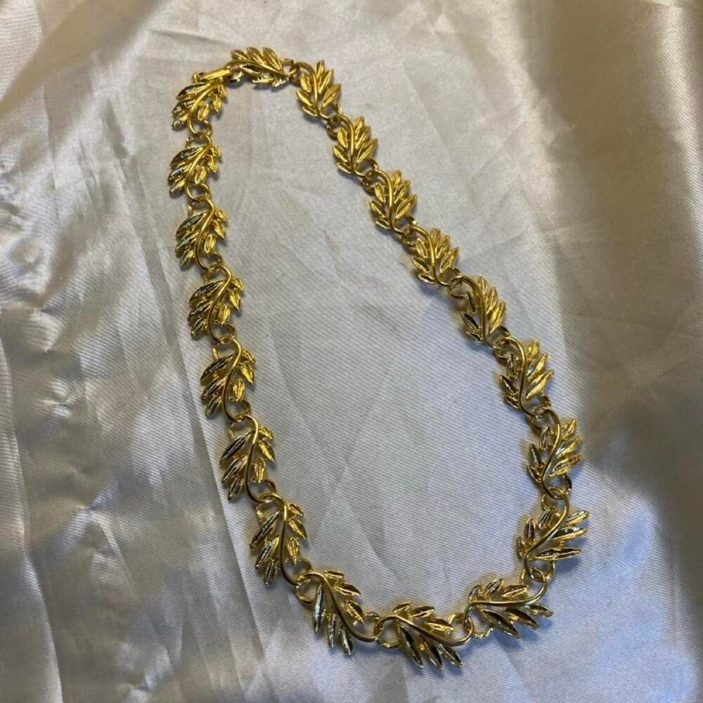 Vintage Gold Tone Laurel Leaf Link Choker Necklace Botanical Collar 1970s 80s